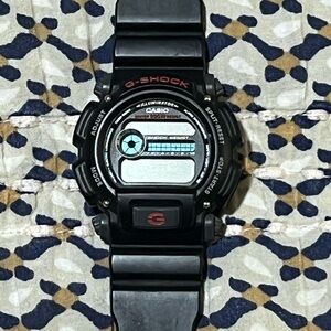 Casio G-Shock (DW-9052)